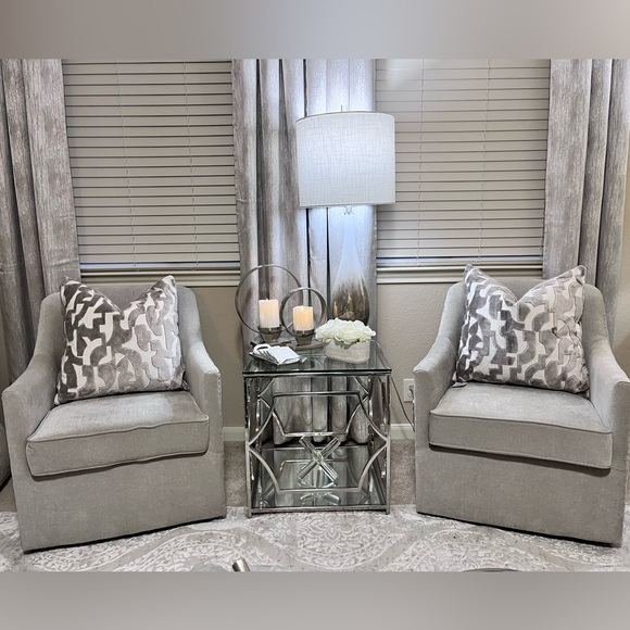 1-NWT CALDEIRA CUT VELVET DESIGN DECORATIVE PILLOWS Read description for details - Picture 14 of 16